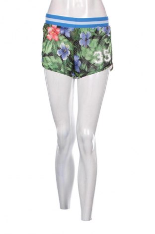 Дамски къс панталон Calliope, Размер S, Цвят Многоцветен, Цена 2,04 €