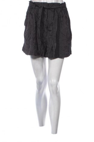 Дамски къс панталон H&M, Размер M, Цвят Многоцветен, Цена 3,06 €