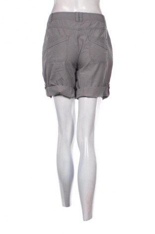 Дамски къс панталон LC Waikiki, Размер M, Цвят Сив, Цена 2,04 €