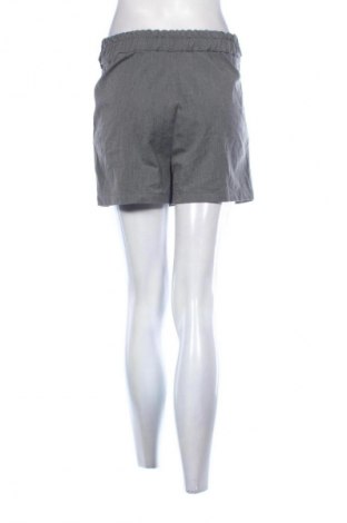 Дамски къс панталон Pull&Bear, Размер M, Цвят Сив, Цена 2,55 €