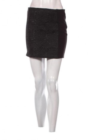 Пола Amisu, Размер S, Цвят Черен, Цена 2,04 €