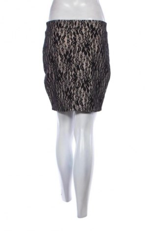 Пола Amisu, Размер M, Цвят Черен, Цена 2,04 €