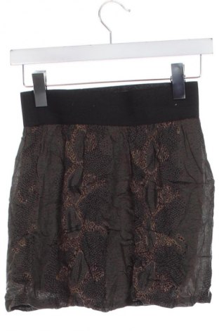 Пола Bershka, Размер XS, Цвят Многоцветен, Цена 2,04 €