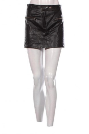 Пола Bershka, Размер S, Цвят Черен, Цена 2,04 €