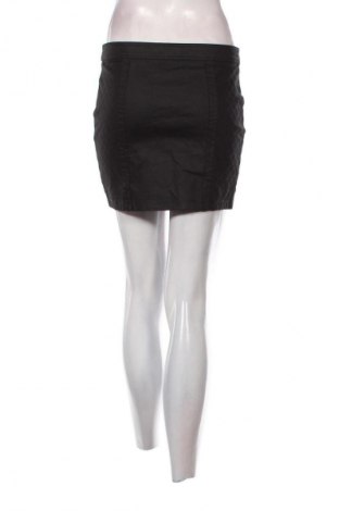 Пола Clockhouse, Размер S, Цвят Черен, Цена 2,04 €