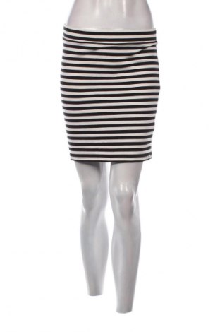 Пола F&F, Размер M, Цвят Многоцветен, Цена 2,04 €