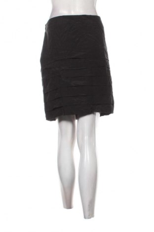 Пола H&M, Размер XL, Цвят Черен, Цена 2,04 €