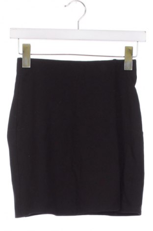 Пола H&M, Размер XS, Цвят Черен, Цена 2,04 €