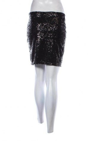 Пола H&M Divided, Размер S, Цвят Черен, Цена 2,04 €