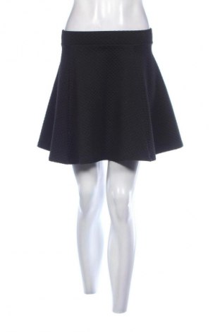 Пола H&M Divided, Размер S, Цвят Черен, Цена 2,04 €