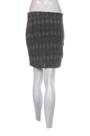 Пола H&M Divided, Размер S, Цвят Многоцветен, Цена 2,04 €