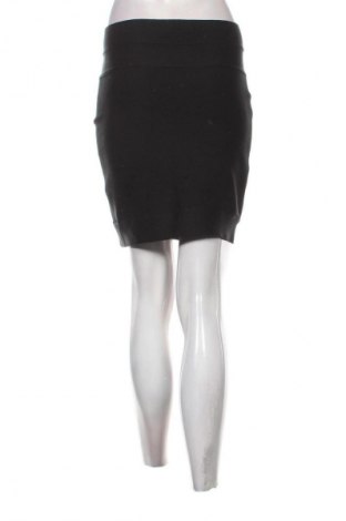 Пола Lefties, Размер M, Цвят Черен, Цена 2,04 €