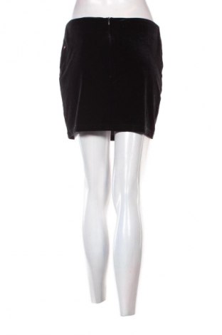 Пола Missguided, Размер M, Цвят Черен, Цена 2,04 €