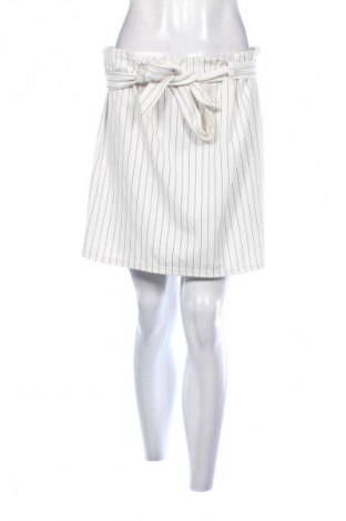 Пола New Look, Размер S, Цвят Многоцветен, Цена 4,09 €