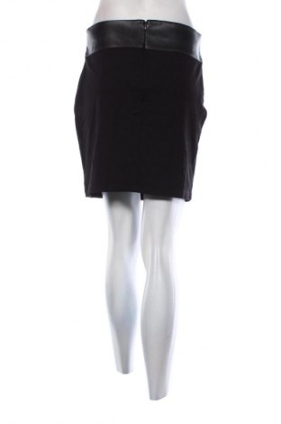 Пола ONLY, Размер M, Цвят Черен, Цена 2,04 €