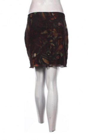 Пола Pretty Little Thing, Размер XL, Цвят Многоцветен, Цена 2,04 €