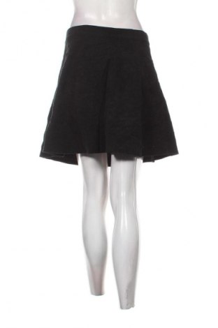 Пола SHEIN, Размер M, Цвят Черен, Цена 2,04 €