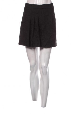 Пола SHEIN, Размер S, Цвят Черен, Цена 2,04 €