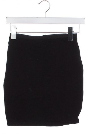 Пола Sinsay, Размер XS, Цвят Черен, Цена 2,04 €