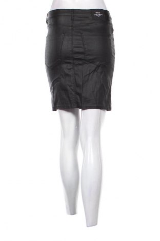 Пола Stradivarius, Размер S, Цвят Черен, Цена 2,04 €