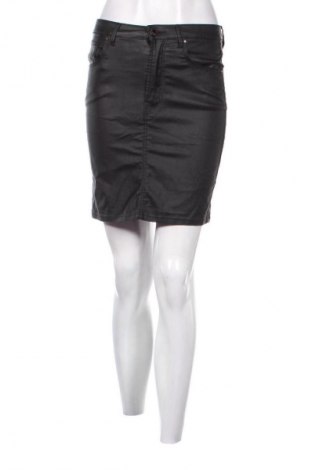 Пола Stradivarius, Размер S, Цвят Черен, Цена 2,04 €