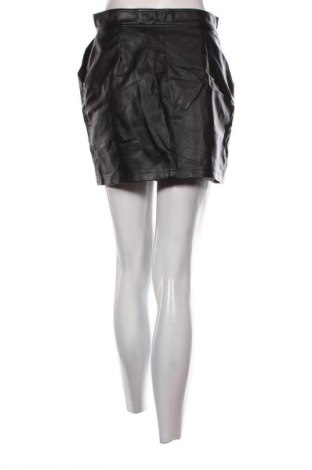 Пола Unbranded, Размер M, Цвят Черен, Цена 2,04 €