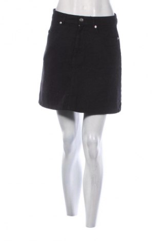 Пола Unbranded, Размер S, Цвят Черен, Цена 2,04 €