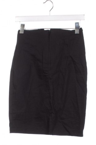 Пола Unbranded, Размер XS, Цвят Черен, Цена 2,04 €