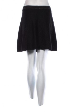 Пола United Colors Of Benetton, Размер M, Цвят Черен, Цена 8,18 €