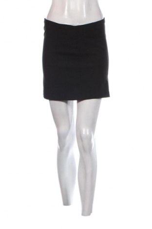 Пола United Colors Of Benetton, Размер M, Цвят Черен, Цена 2,04 €