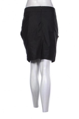 Пола Vero Moda, Размер M, Цвят Черен, Цена 2,04 €