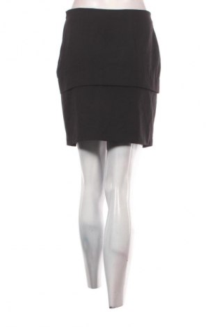 Пола Zara, Размер S, Цвят Черен, Цена 2,04 €