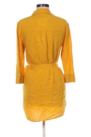 Kleid Bershka, Größe S, Farbe Gelb, Preis 3,99 €