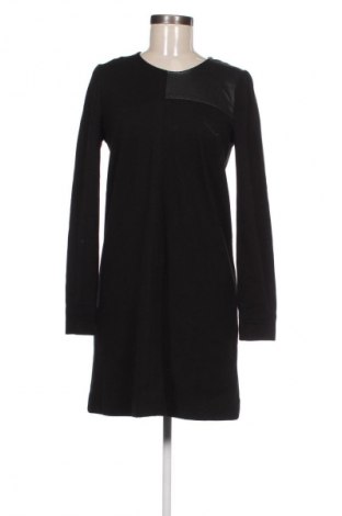 Šaty  Cinque, Velikost M, Barva Černá, Cena  219,00 Kč