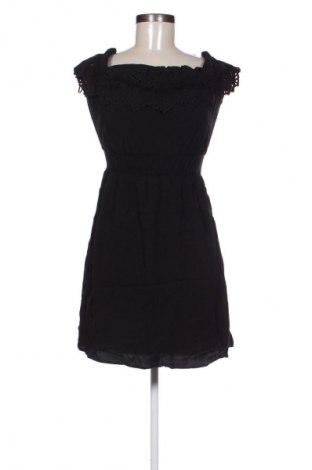 Ruha Guess, Méret M, Szín Fekete, Ár 6 429 Ft