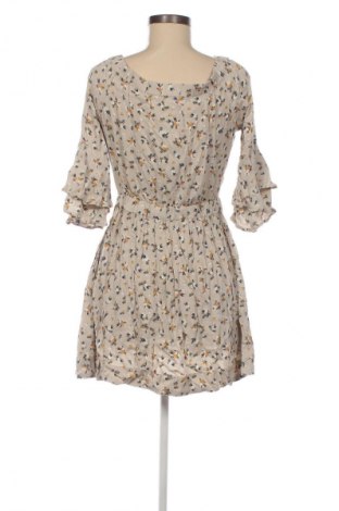 Kleid Review, Größe M, Farbe Mehrfarbig, Preis 2,99 €