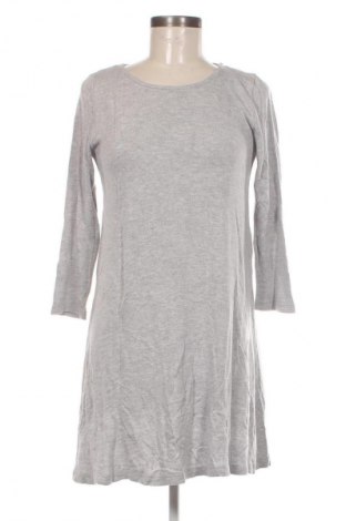 Kleid Stradivarius, Größe M, Farbe Grau, Preis 3,99 €