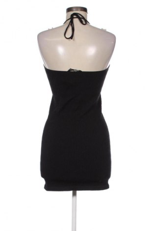 Рокля Stradivarius, Размер S, Цвят Черен, Цена 2,55 €