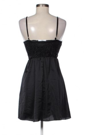 Sukienka Zuiki, Rozmiar M, Kolor Czarny, Cena 13,99 zł