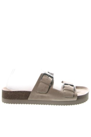 Чехли Bershka, Размер 42, Цвят Бежов, Цена 32,21 €, #137015865