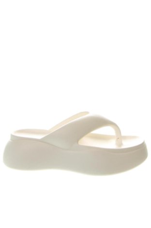 Papuci Unbranded, Mărime 40, Culoare Alb, Preț 167,97 Lei, #137034347