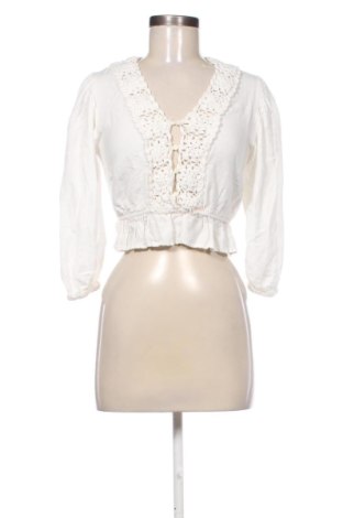 Damen Shirt Stradivarius, Größe XS, Farbe Ecru, Preis 8,00 €, #137078531