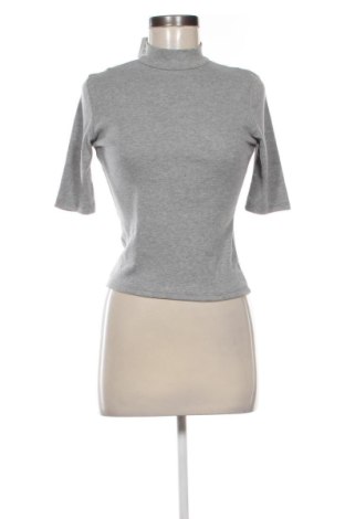 Damen Shirt Bershka, Größe M, Farbe Grau, Preis 11,90 €, #137153665