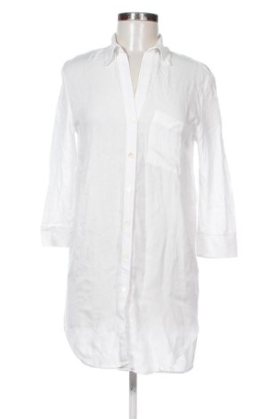 Дамска риза Bershka, Размер XS, Цвят Бял, Цена 10,79 €, #136935663