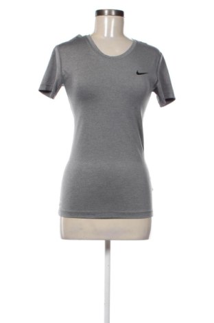 Tricou de femei Nike, Mărime S, Culoare Gri, Preț 81,99 Lei, #137101558
