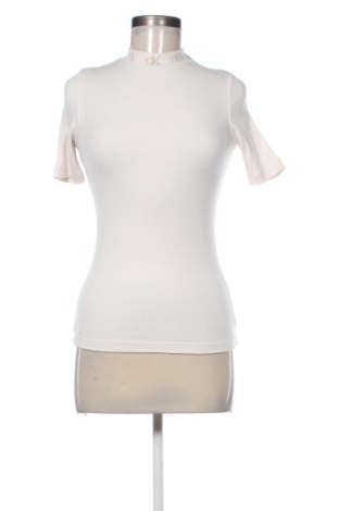 Γυναικείο t-shirt Calvin Klein Jeans, Μέγεθος XS, Χρώμα Εκρού, Τιμή 21,00 €, #137127234