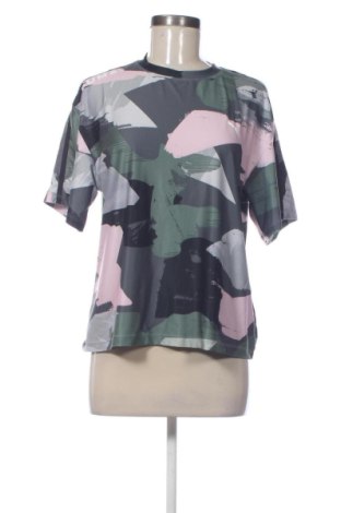 Γυναικείο t-shirt PUMA, Μέγεθος L, Χρώμα Πολύχρωμο, Τιμή 16,43 €, #137109298