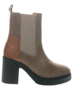 Botine de damă Aada Studios, Mărime 38, Culoare Bej, Preț 482,99 Lei, #137105872