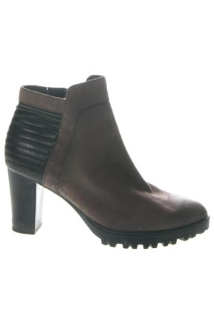 Botine de damă Caprice, Mărime 38, Culoare Maro, Preț 259,14 Lei, #137042661