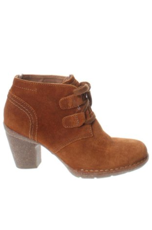 Damskie botki Clarks, Rozmiar 35, Kolor Brązowy, Cena 417,78 zł, #136939227